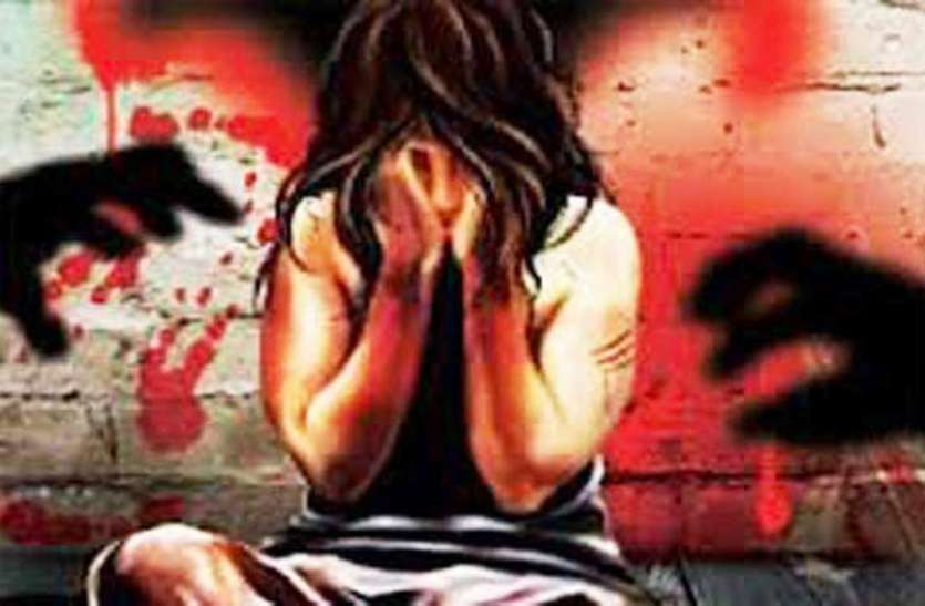 Boyfriend Gangraped Minor Girl With His 2 Friend In A Moving Car