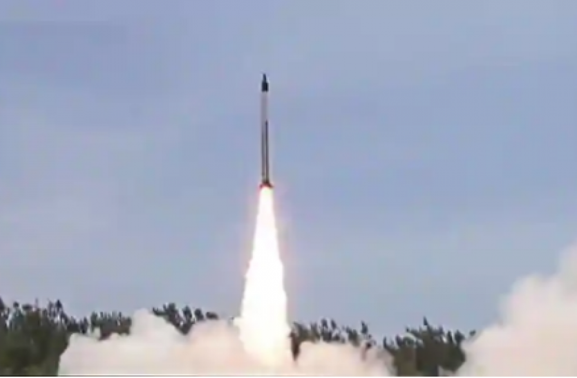 brahmos सुपरसोनिक क्रूज मिसाइल ब्रह्मोस का परीक्षण सफल, लक्ष्य पर साधा सटीक निशाना