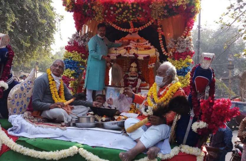 Shyam Baba's Procession Goes Out After Singing Marks - निशान पूजन के ...