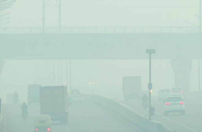 Delhi pollution उत्तर भारत के तापमान में गिरावट जारी, दिल्ली में ठंड से लोग परेशान