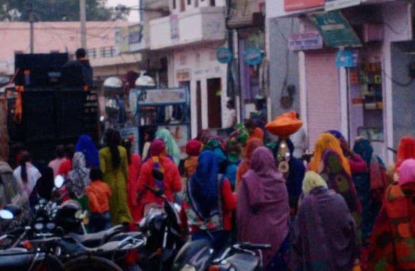 देवउठनी एकादशी पर बम्पर शादियां, बारात निकालना पड़ सकता है भारी देवउठनी एकादशी पर बम्पर शादियां, बारात निकालना पड़ सकता है भारी