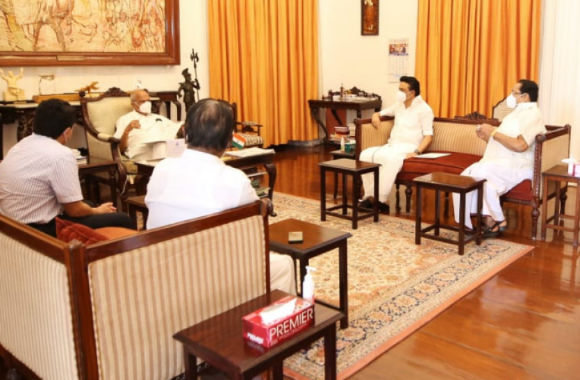 MK stalin राज्यपाल बनवारी लाल से मिले डीएमके प्रमुख एमके स्टालिन, राजीव गांधी के हत्यारे के रिहाई की मांग की