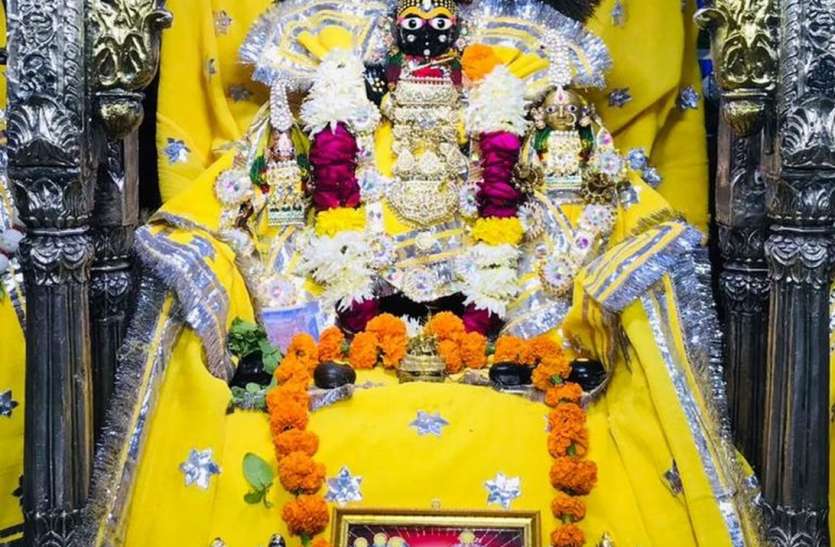 सजे-धजे सांवरे को निहारा, कीर्तन में डूबे रहे श्रद्धालु सजे-धजे सांवरे को निहारा, कीर्तन में डूबे रहे श्रद्धालु