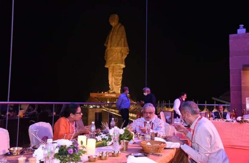 गुजरात में अखिल भारतीय पीठासीन अधिकारी सम्मेलन का आगाज़, राजस्थान से डॉ जोशी ले रहे भाग