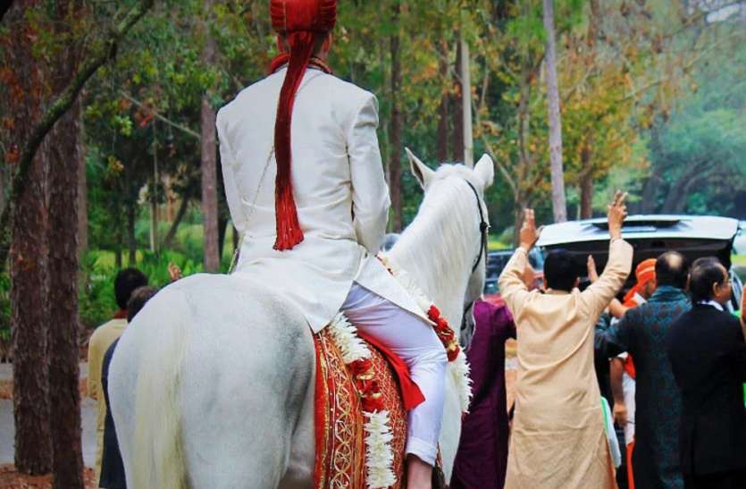 groom.jpg लड़की के घरवालों ने छुपाई ये बड़ी बात, लेकिन सुहागरात पर ही खुल गया राज, दूल्हा थाने दौड़ा