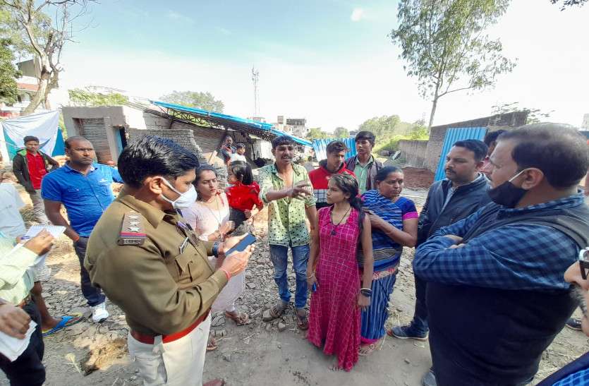जमीन विवाद पर दो पक्षों में जमकर मारपीट, एक ने की आत्मदाह करने व जेसीबी जलाने की कोशिश जमीन विवाद पर दो पक्षों में जमकर मारपीट, एक ने की आत्मदाह करने व जेसीबी जलाने की कोशिश
