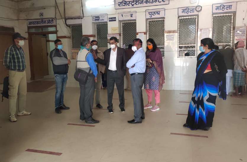 मेडिकल कॉलेज अस्पताल में लगेंगे 5 और वेंटिलेटर, डीन बोले- मरीजों को अब नहीं होगी परेशानी मेडिकल कॉलेज अस्पताल में लगेंगे 5 और वेंटिलेटर, डीन बोले- मरीजों को अब नहीं होगी परेशानी