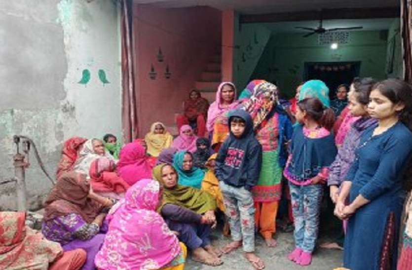 saharanpur-1.jpg मैं किश्त नहीं चुका पा रहा हूं यह लिखकर परिवार के मुखिया ने लगा ली फांसी