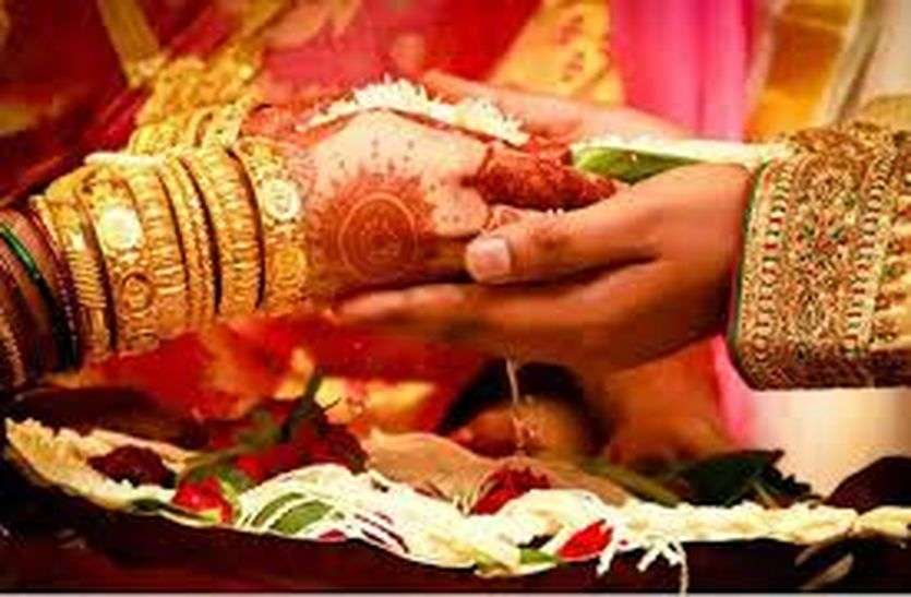 wedding पहले दिन हुईं 30 शादियां, कई जगह कार्यक्रम, नहीं निकली निगरानी टीम