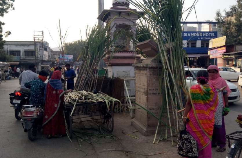 तुलसी-शालिग्राम विवाह के साथ शुरू हुए शादी-ब्याह तुलसी-शालिग्राम विवाह के साथ शुरू हुए शादी-ब्याह