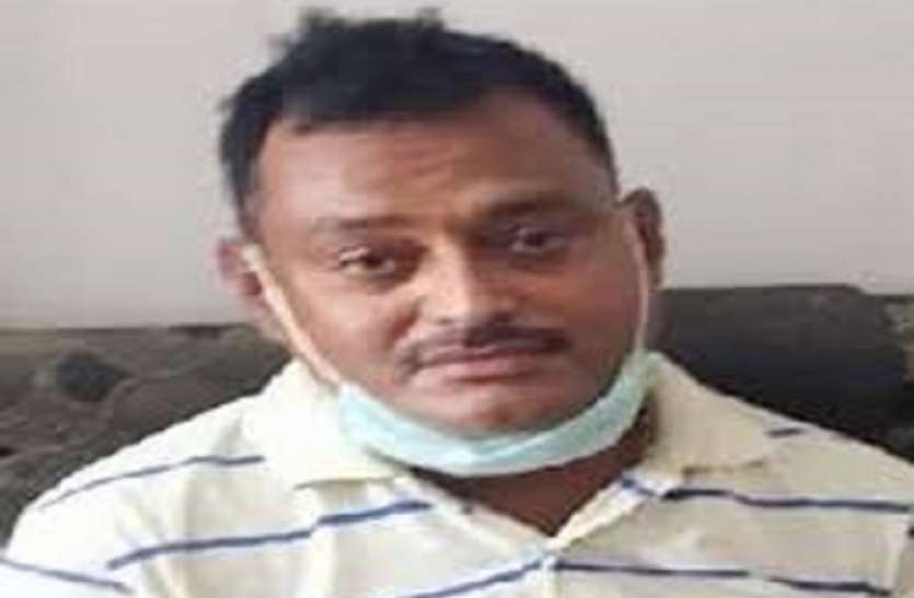 बिकरू कांड: विकास दुबे के भाई ने किया था ऐसा काम, एसआईटी ने पकड़ा दीपक का झूठ, मुकदमा दर्ज बिकरू कांड: विकास दुबे के भाई ने किया था ऐसा काम, एसआईटी ने पकड़ा दीपक का झूठ, मुकदमा दर्ज