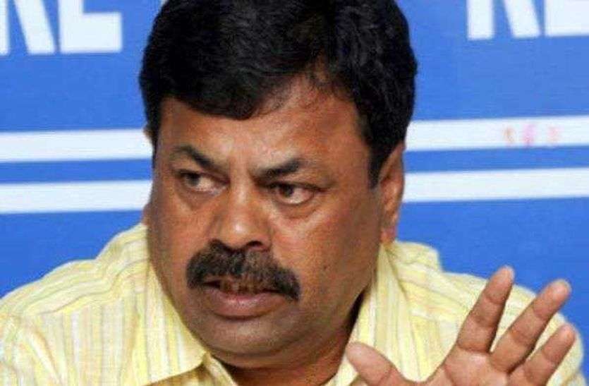 रेणुकाचार्य के बयान पर सियासी उबाल रेणुकाचार्य के बयान पर सियासी उबाल