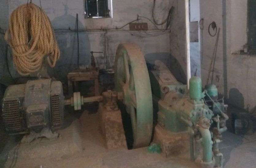 92 साल पहले चूडी चतरपुरा गांव में रोड लाइट के लिए लंदन से लाए थे जनरेटर 92 साल पहले चूडी चतरपुरा गांव में रोड लाइट के लिए लंदन से लाए थे जनरेटर
