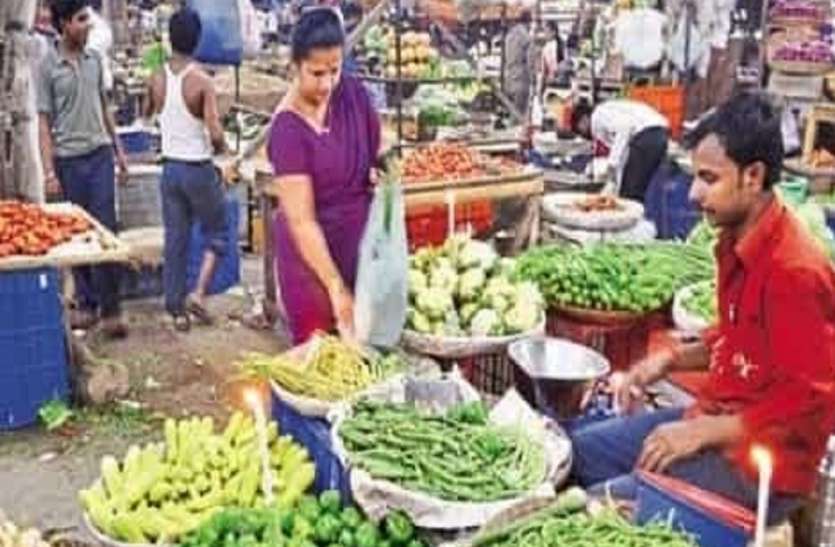 2_1.jpg आलू 50, प्याज 60 के बाद परवल ने लगाया शतक, जानिए सब्जियों के नए दाम