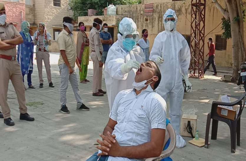 कोरोना की दूसरी लहर: फिर कोविड केयर सेंटर चालू क्यों नहीं कोरोना की दूसरी लहर: फिर कोविड केयर सेंटर चालू क्यों नहीं