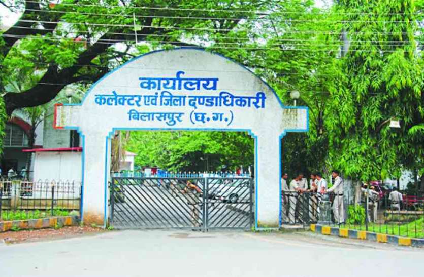 bsp.jpg ढाई साल से बे्रन हेमरेज में बेटे के इलाज के लिए चेक मिला तो मां के आंखों से आंसू छलक गए