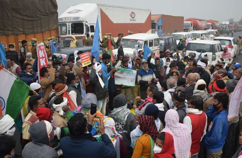 Agra-Mumbai National Highway-3 jam, prevented convoy of farmers from entering UP आगरा-मुम्बई राष्ट्रीय राजमार्ग-3 जाम, किसानों के काफिले को यूपी में प्रवेश से रोका
