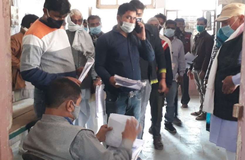 शहर की सरकार में पार्षद बनने 60 वार्डों में उतरे 497 उम्मीदवार शहर की सरकार में पार्षद बनने 60 वार्डों में उतरे 497 उम्मीदवार