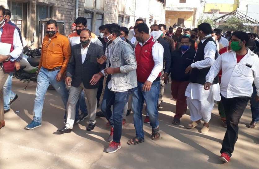 भाजपा के टिकट वितरण में रुपयों के लेनदेन का आरोप, उभरेे बगावत के सुर भाजपा के टिकट वितरण में रुपयों के लेनदेन का आरोप, उभरेे बगावत के सुर