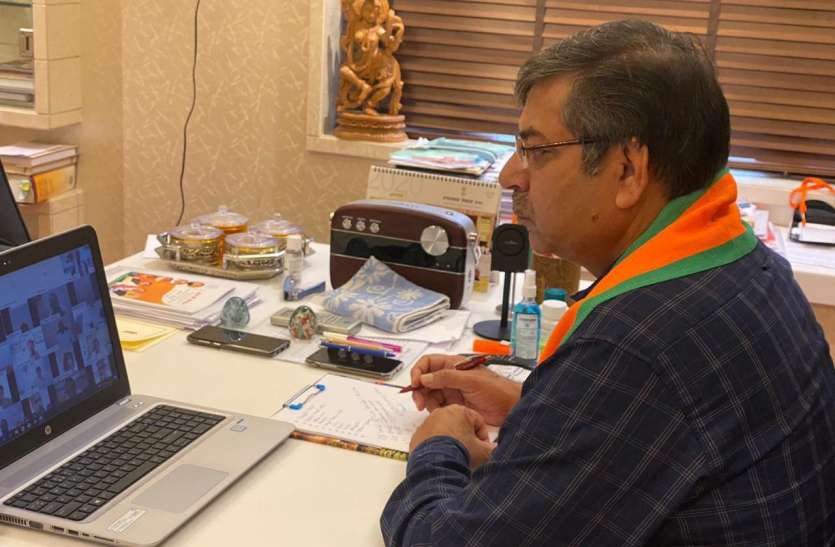 हर मोर्चे पर विफल साबित हुई गहलोत सरकार अपने बोझ और कर्मों से ही गिरेगी-पूनियां हर मोर्चे पर विफल साबित हुई गहलोत सरकार अपने बोझ और कर्मों से ही गिरेगी-पूनियां