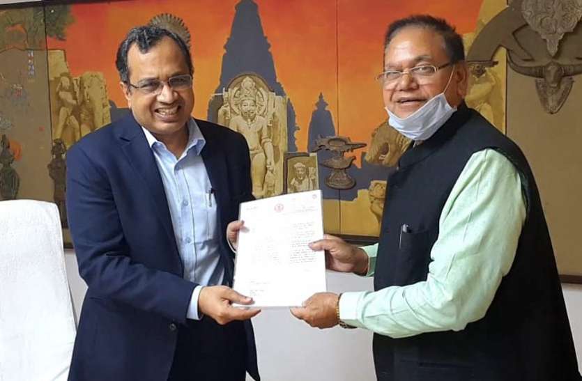 Singrauli MLA met with CIL CMD taking issue of migrants विस्थपितों की समस्या को लेकर सीआइएल चेयरमैन से मिले सिंगरौली विधायक