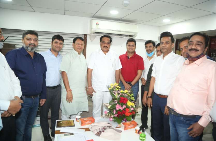 SURAT NEWS: सामाजिक संगठनों ने जताया भाजपा प्रदेश अध्यक्ष का आभार SURAT NEWS: सामाजिक संगठनों ने जताया भाजपा प्रदेश अध्यक्ष का आभार