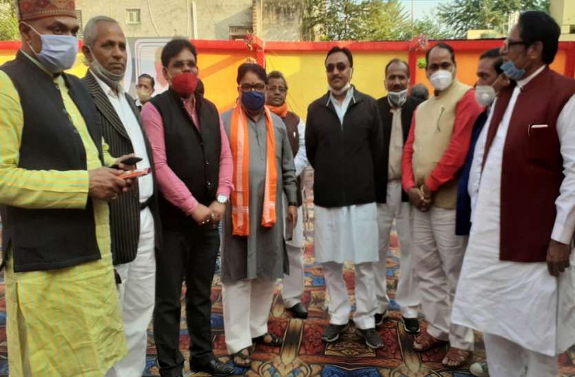 पंचायत चुनाव पूरे जोश व दमखम के साथ लड़ेगी भाजपा : पाठक पंचायत चुनाव पूरे जोश व दमखम के साथ लड़ेगी भाजपा : पाठक