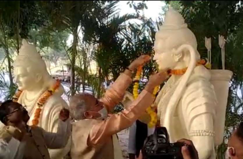 सीएम बोले- भाजपा राजनीति करती है जबकि राम हमारी सरकार की प्राथमिकता सीएम बोले- भाजपा राजनीति करती है जबकि राम हमारी सरकार की प्राथमिकता