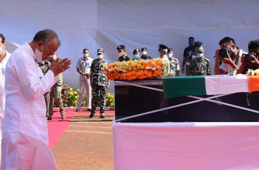 crpf_cobra_jawan.jpg सुकमा IED ब्लास्ट में शहीद जवान नितिन भालेराव को गृहमंत्री ने दी श्रद्धांजलि