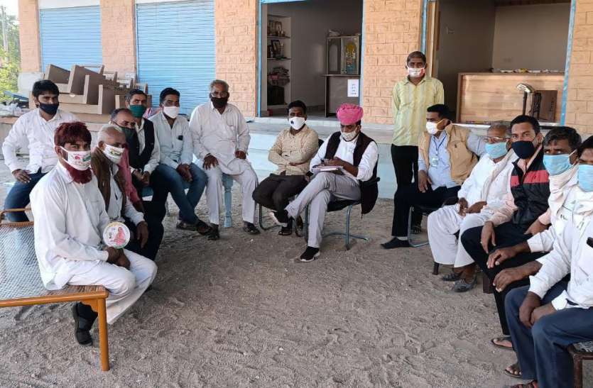 निर्दलीयों को मनाने को लेकर किया मंथन निर्दलीयों को मनाने को लेकर किया मंथन