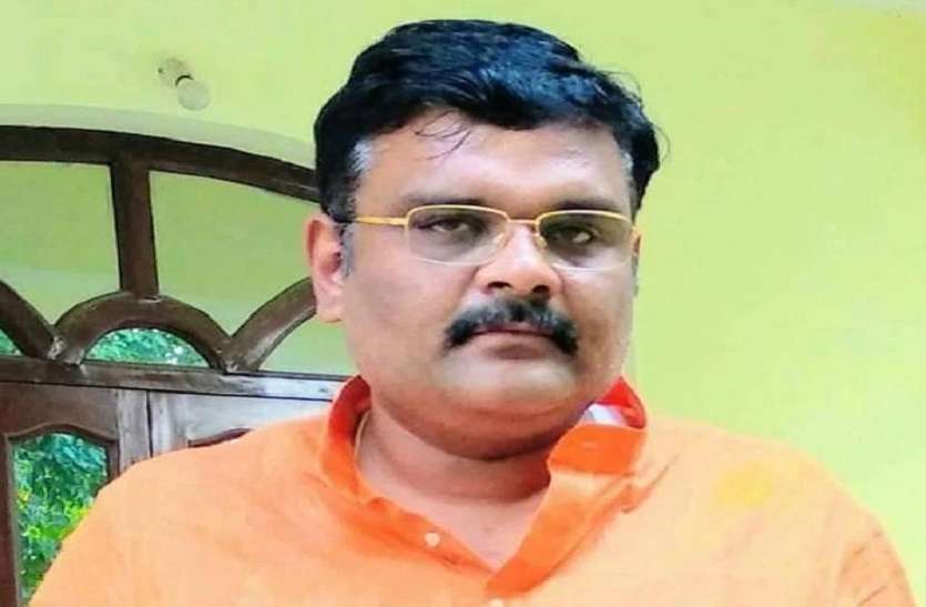 2_3.jpg बीजेपी सांसद का अखिलेश पर तंज, कहा- चुनाव में गड़बड़ी करना सिखाया किसने
