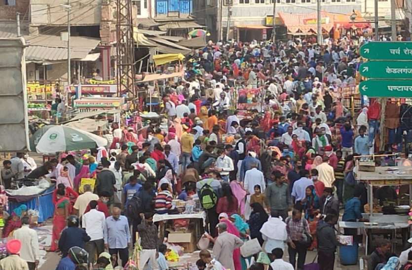 Alwar Corona Cases Reaching Nearly 20 Thousand अलवर में आमजन की लापरवाही के चलते रोज फिफ्टी और सेंचुरी लगा रहा कोरोना, 20 हजार के करीब पहुंचे कुल केस