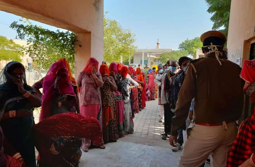 Women lagged behind men in voting in panchayat elections पंचायत चुनाव में मतदान में पुरुषों से पीछे रह गईं महिलाएं