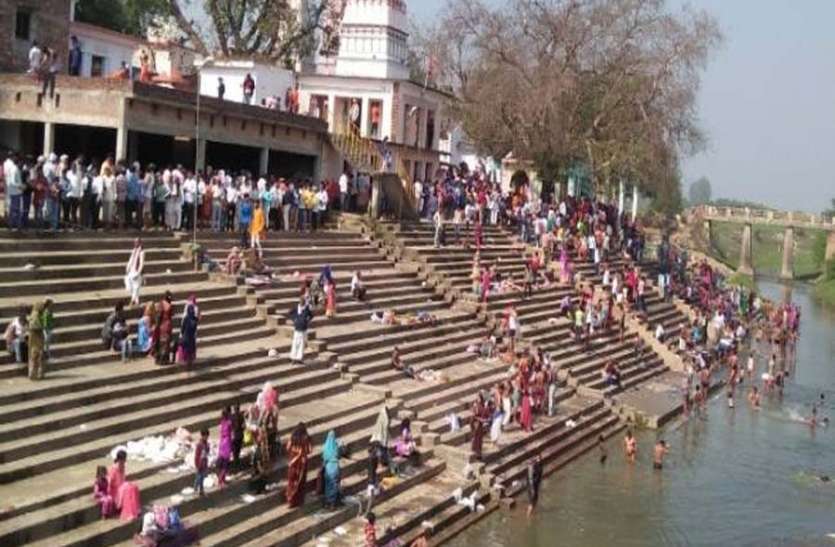 azamgarh news कार्तिक पूर्णिमाः आजमगढ़ में टूटी सैकड़ों साल पुरानी परम्परा, दुर्वासा धाम पर पहली बार नहीं लगा मेला