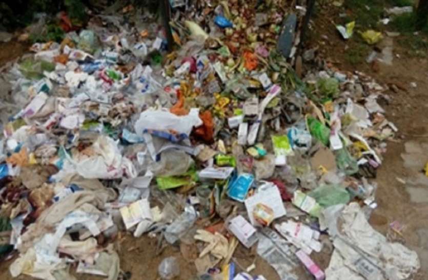 खुले में कचरार निस्तारण Garbage disposal in open area, नागरिकों ने किया विरोध, जनांदोलन की धमकी