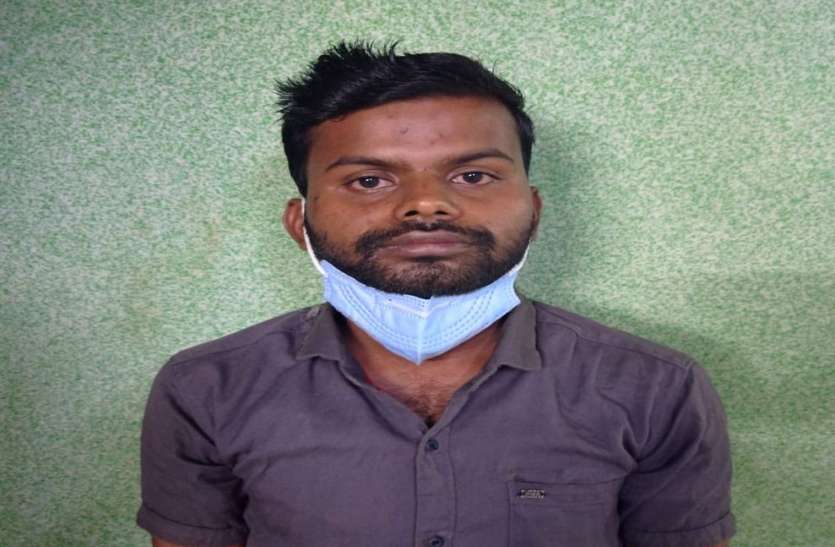 ARRESTED : रात में चाकू लेकर आए युवक के लिए आखिर क्यों महिला ने खोला घर का दरवाजा ? ARRESTED : रात में चाकू लेकर आए युवक के लिए आखिर क्यों महिला ने खोला घर का दरवाजा ?