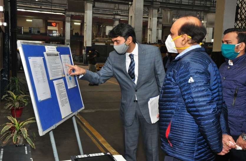 img-20201130-wa0038.jpg रेलवे जीएम हुए खुश, दे दिया एक लाख रुपए का पुरस्कार