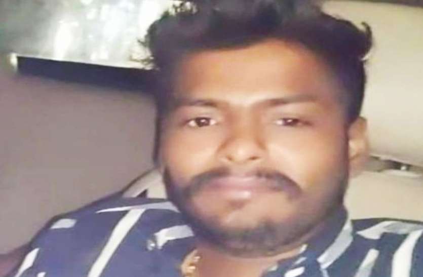 murder : पहले धमकी दी और फिर सीने में खंजर घोप कर की हत्या murder : पहले धमकी दी और फिर सीने में खंजर घोप कर की हत्या
