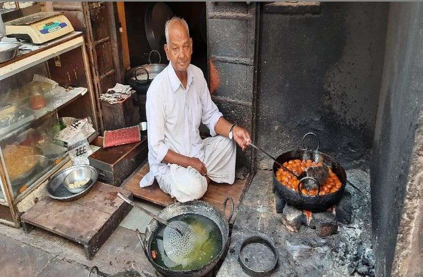 देश भर में फैली है नैनवां के मावे के पेठे की मिठास देश भर में फैली है नैनवां के मावे के पेठे की मिठास