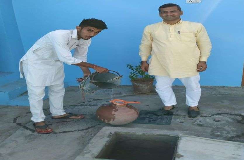 परम्परागत जल स्रोत पर भरोसा : आरओ फिल्टर पर भारी ‘पालरपानी’, कुंडिया-टांके की कद्र जानी परम्परागत जल स्रोत पर भरोसा : आरओ फिल्टर पर भारी ‘पालरपानी’, कुंडिया-टांके की कद्र जानी