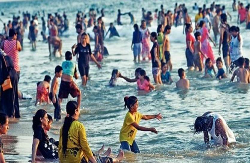 पर्यटकों की संख्या बढने से कोविड फैलने का खतरा पर्यटकों की संख्या बढने से कोविड फैलने का खतरा