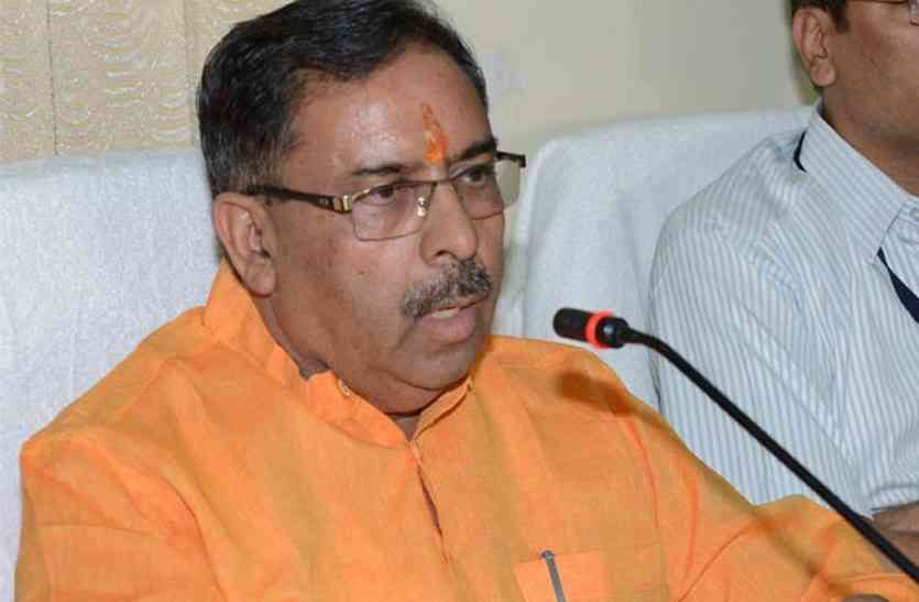 स्मार्ट मीटर लगाकर लूटने का षड्यंत्र रच रही है सरकार-चतुर्वेदी स्मार्ट मीटर लगाकर लूटने का षड्यंत्र रच रही है सरकार-चतुर्वेदी