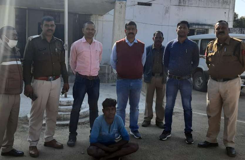 शादी की बात को लेकर बेटे ने पिता को इतना मारा कि हो गई मौत, पुलिस ने भेजा जेल शादी की बात को लेकर बेटे ने पिता को इतना मारा कि हो गई मौत, पुलिस ने भेजा जेल