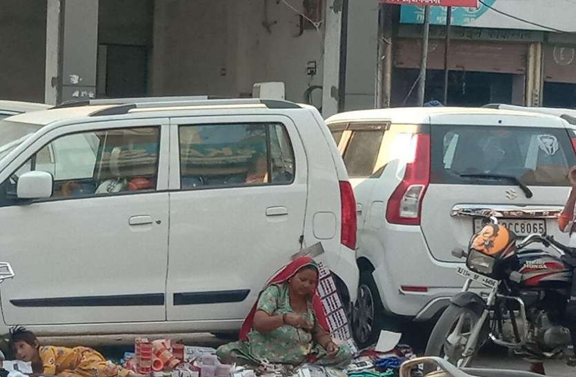 श्रीगंगानगर में चूड़ी बेचने वाली महिलाओं पर एफआईआर श्रीगंगानगर में चूड़ी बेचने वाली महिलाओं पर एफआईआर