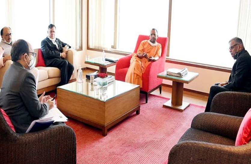 CM Yogi फिल्म सिटी को लेकर सीएम योगी का शिवसेना को जवाब, ...तो यूपी में आएंगे लोग