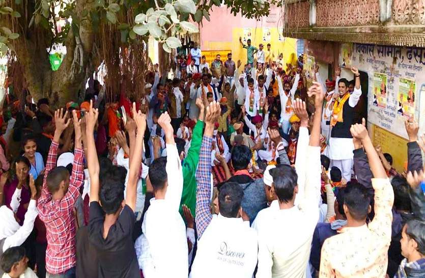Panchayat Election 2020, Congress BJP BSP RLP BTP campaign Panchayat Election 2020 : चौथे-अंतिम चरण के लिए जान लगा रहे राजनीतिक दल, चुनावी क्षेत्रों में प्रचार चरम पर