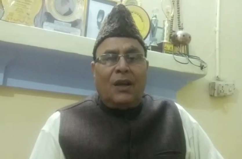 meerut.jpg मुस्लिम धर्मगुरु बोले- 'आ चल मिटा दें स्याही दिलों की, तू मेरी ईद मना मैं तेरी दीवाली मनाऊ'