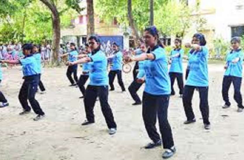कोलकाता पुलिस की मार्शल आर्ट ट्रेनिंग तेजस्विनी अब होगी ऑनलाइन कोलकाता पुलिस की मार्शल आर्ट ट्रेनिंग तेजस्विनी अब होगी ऑनलाइन