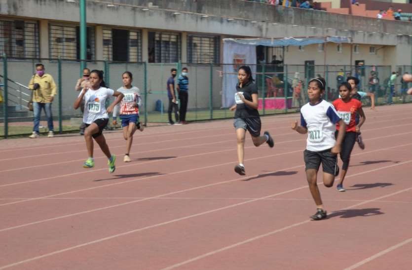 cg news राज्य स्तरीय एथलेटिक्स प्रतियोगिता का आगाज : 8 महीने बाद मैदान में 15 जिलों के खिलाडिय़ों ने दिखाया दमखम, दुर्ग का दबदबा