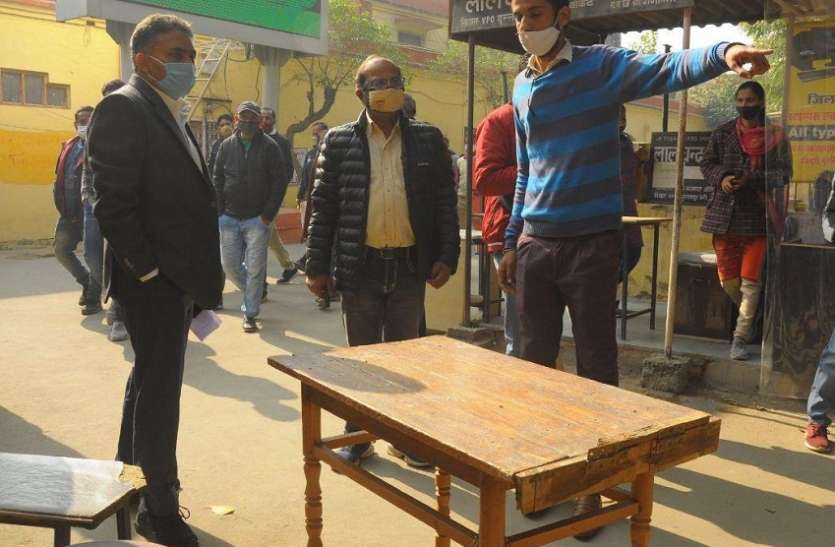 श्रीगंगानगर में कलक्ट्रेट कर्मियों और वकीलों में तनातनी श्रीगंगानगर में कलक्ट्रेट कर्मियों और वकीलों में तनातनी